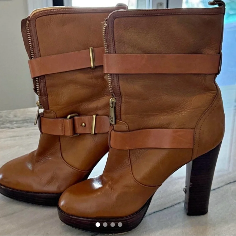 🤎 Coach Leather Buckle Zip Heeled Ankle Boots Size 6.5B 🤎 - Picture 3 of 5